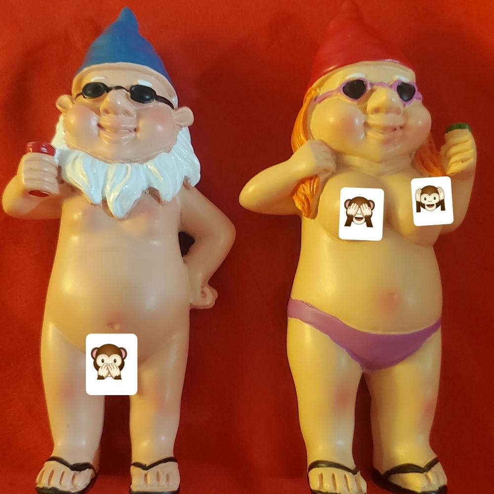 NIB Garden Gnome Skinny Dipping Couple